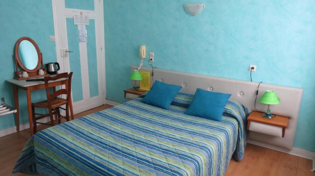 Salies-de-Béarn Hotel Au Petit Bearn מראה חיצוני תמונה